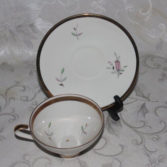 Seltmann Weiden Bavaria Porcelain Tea Trio Set | Lanterns with Gold Trim - Picture 4 of 6